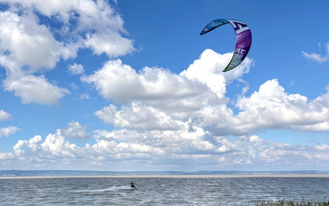 Kiten in Podersdorf am Neusiedler See – der kompakte Spot-Guide