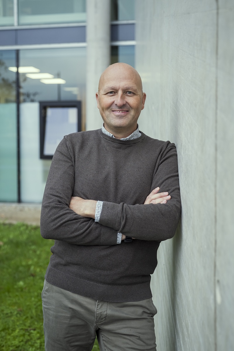 Michael Deutschmann von Mental Austria – Dein Mentalcoach und Supervisor für innere Stärke, Hypnose und Resilienz.